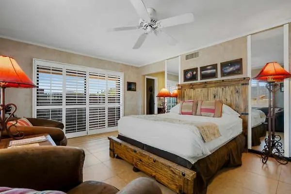 Adobe Village 4*