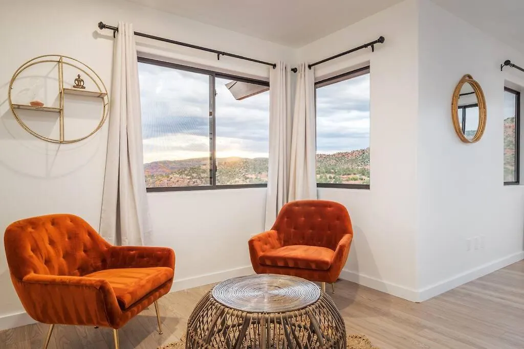 Stunning Views, Large Deck W/ Private Hiking Trail * Sedona