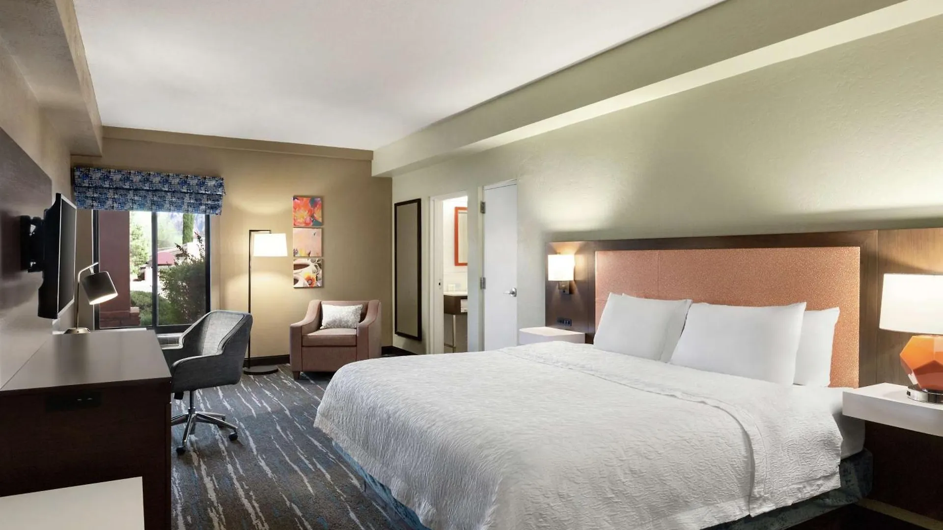 Hotel Hampton 3*