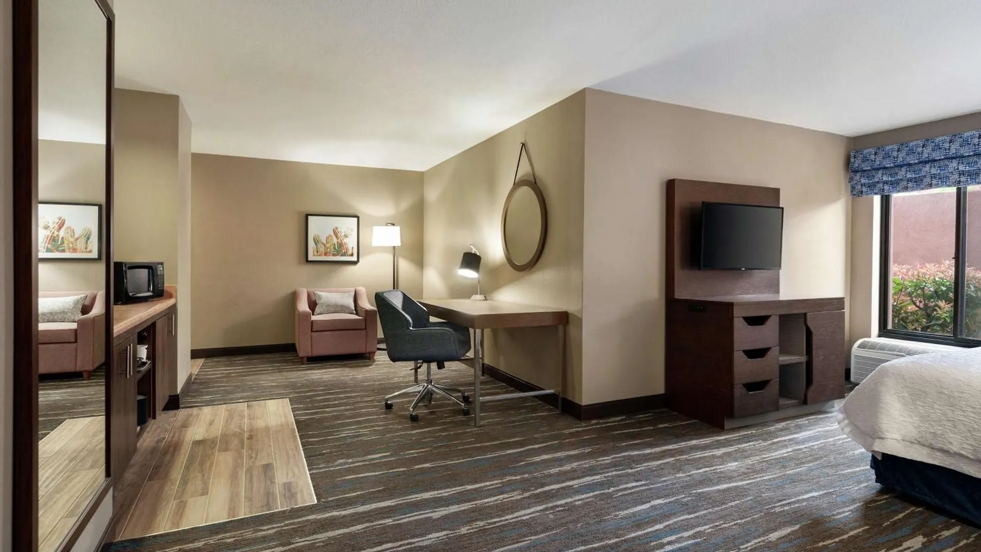 Hampton Hotel