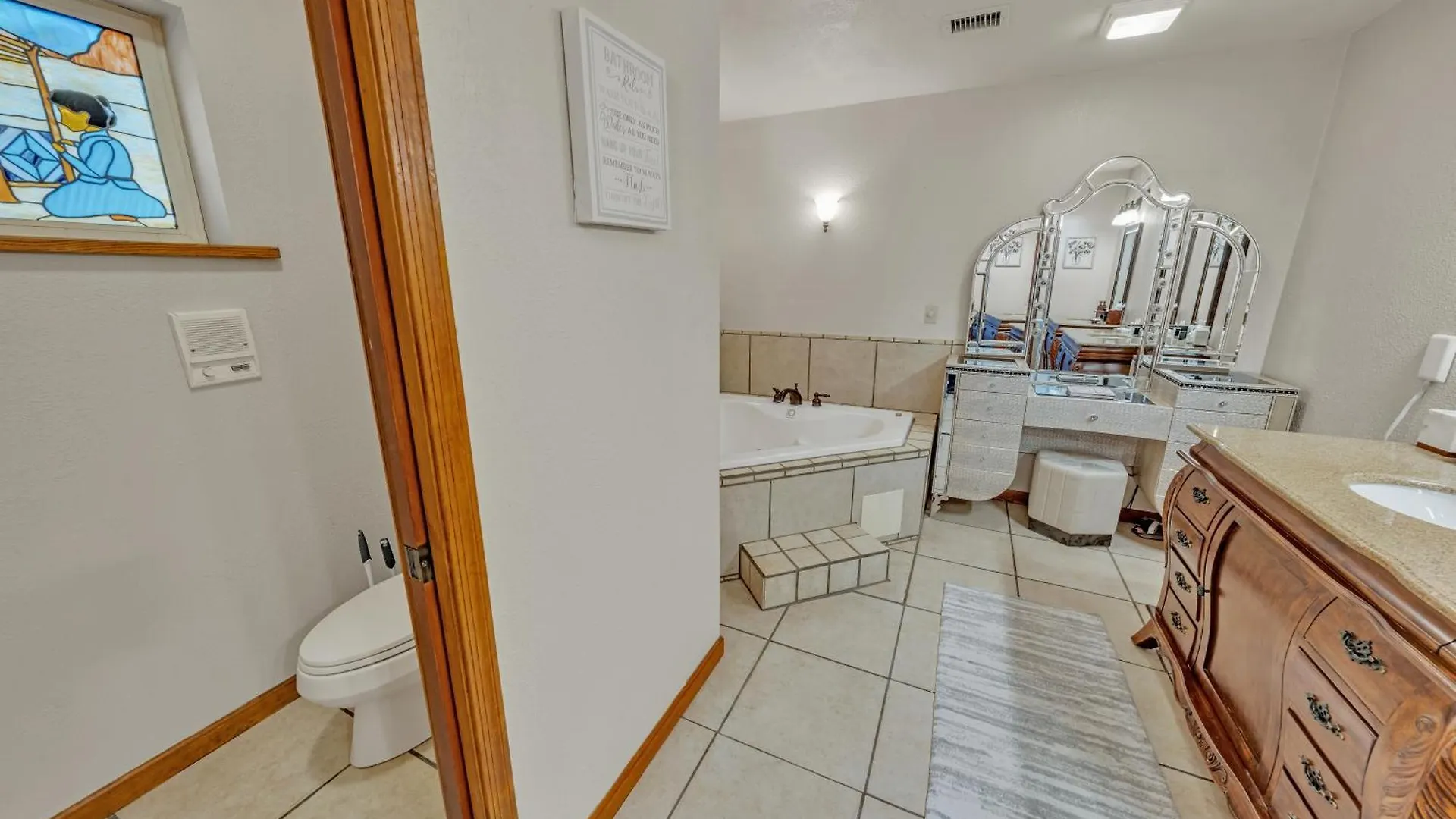 Holiday home New! Huge Game Room, Hikeable, Red Rock View, Fireplace, Ping Pong, Yoga, Golf Course, Pickle Ball! Sedona