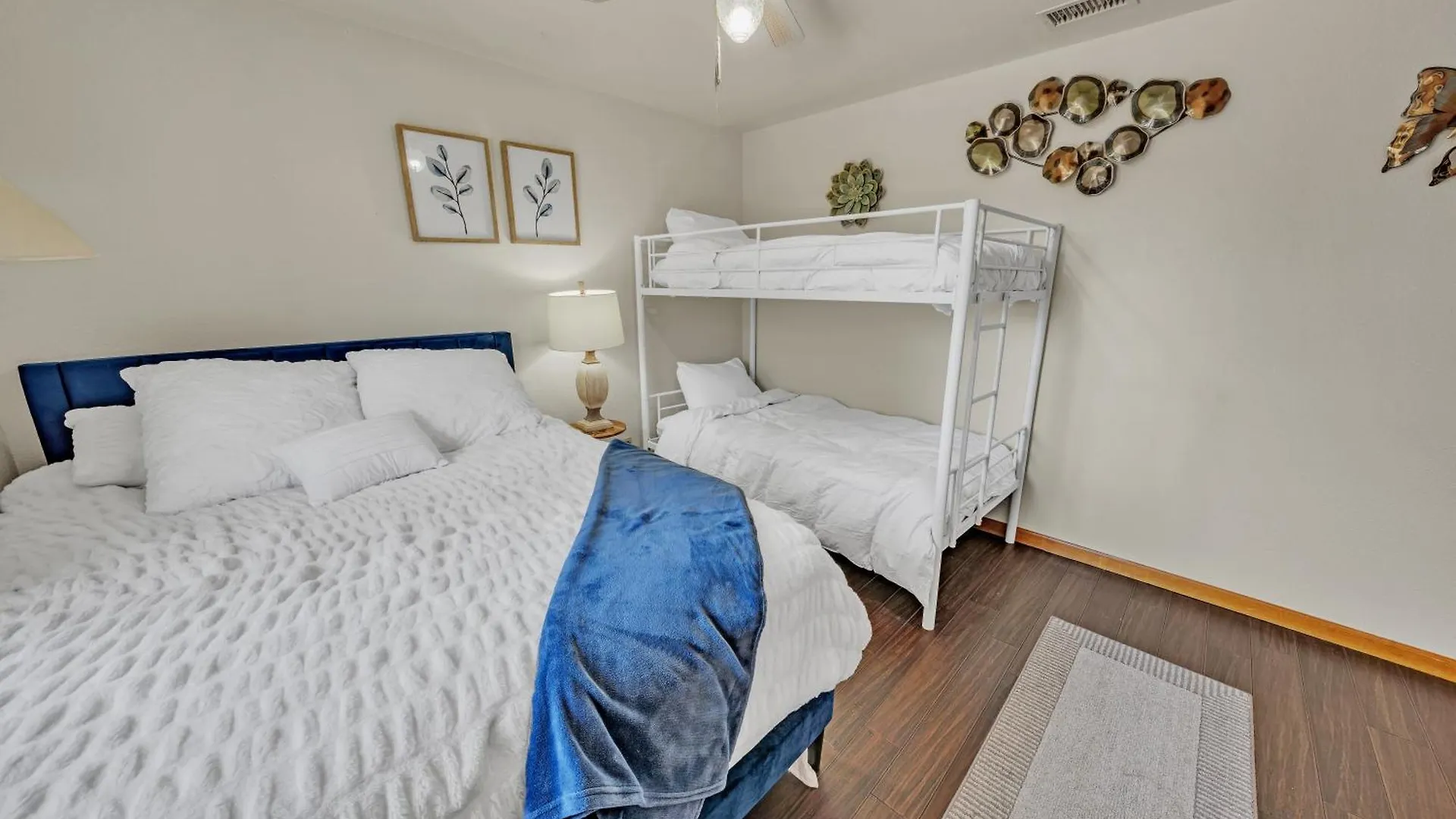 New! Huge Game Room, Hikeable, Red Rock View, Fireplace, Ping Pong, Yoga, Golf Course, Pickle Ball! Dom wakacyjny
