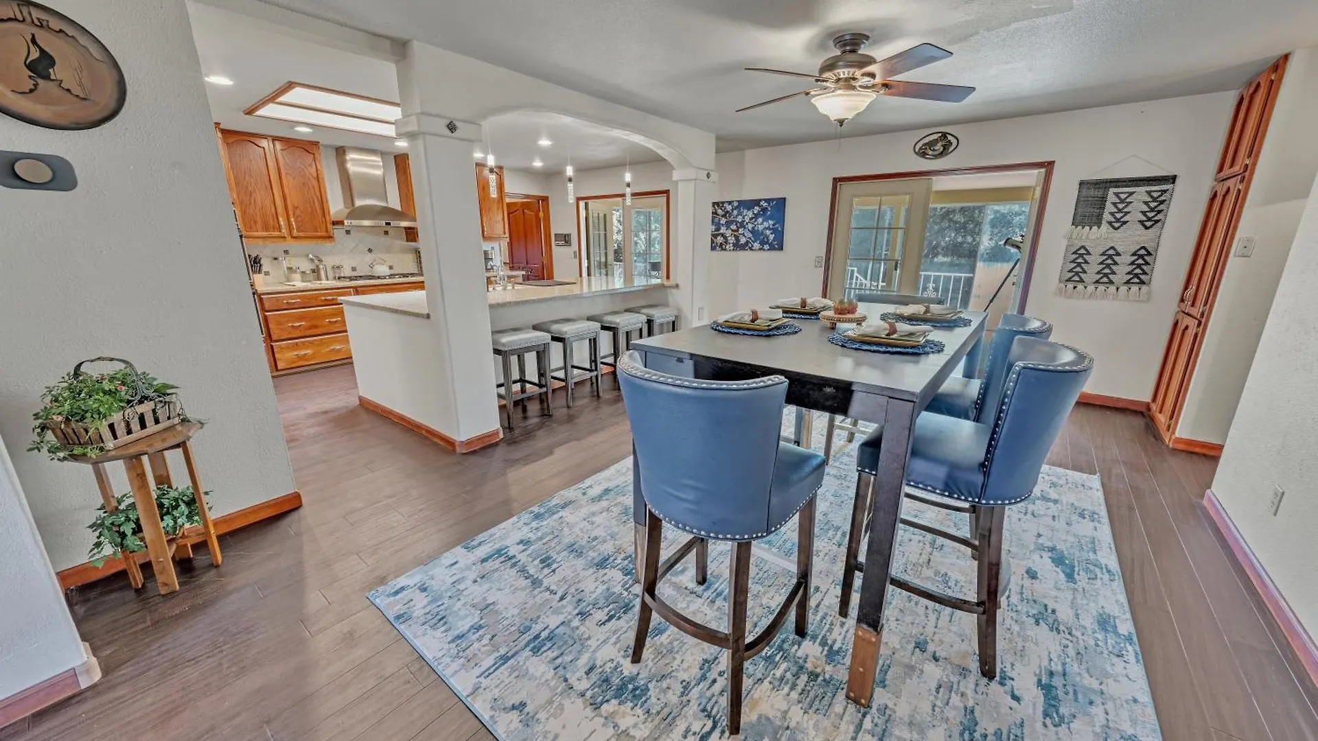 New! Huge Game Room, Hikeable, Red Rock View, Fireplace, Ping Pong, Yoga, Golf Course, Pickle Ball! * Sedona