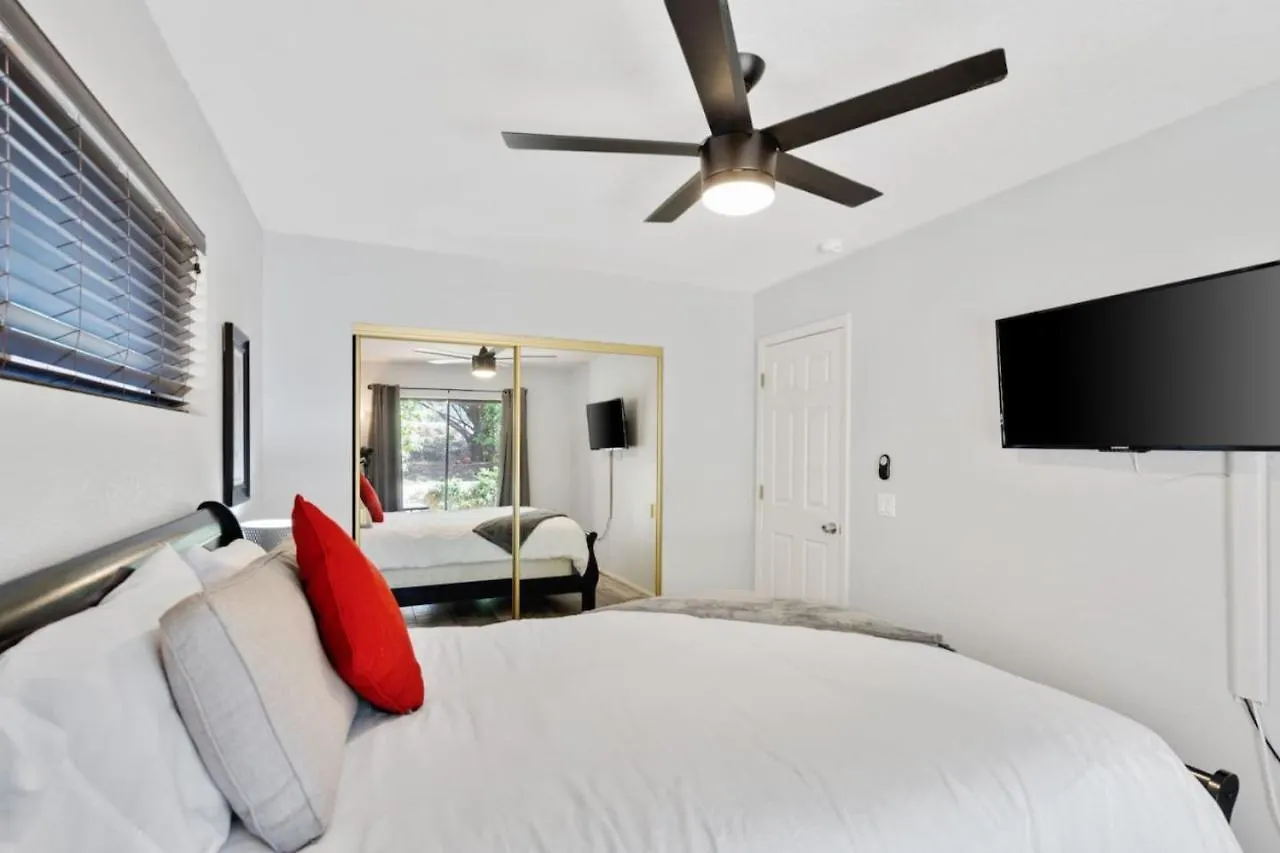 Airbnb - Golf, Pool And Hot Tub By Bell Rock-views Holiday home *