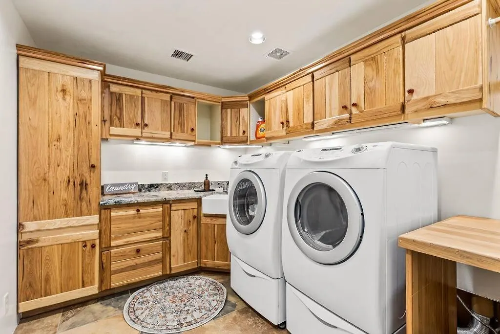Βίλα Bliss Estates -sleeps 16- Hot Tub