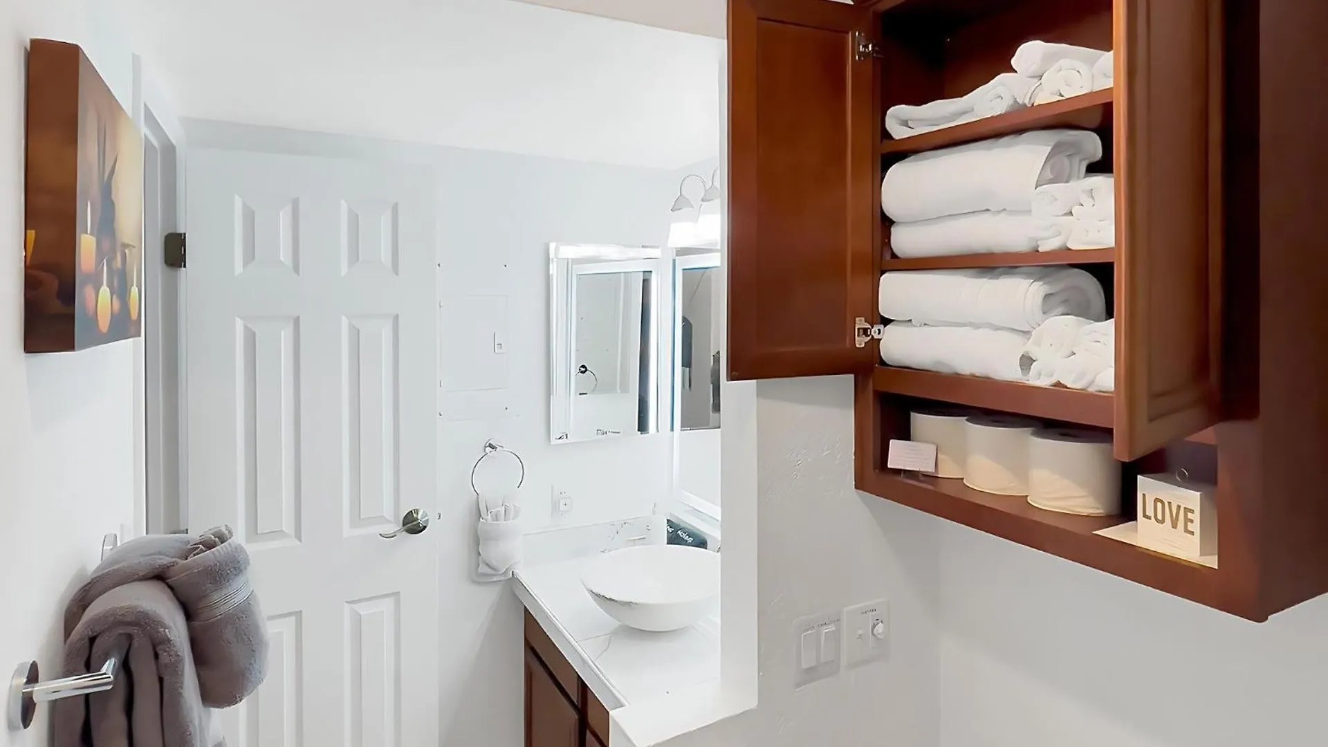 Apartment Cozy & Peaceful With Pool, Walk To Restaurants, Shops & Hiking Nearby Sedona