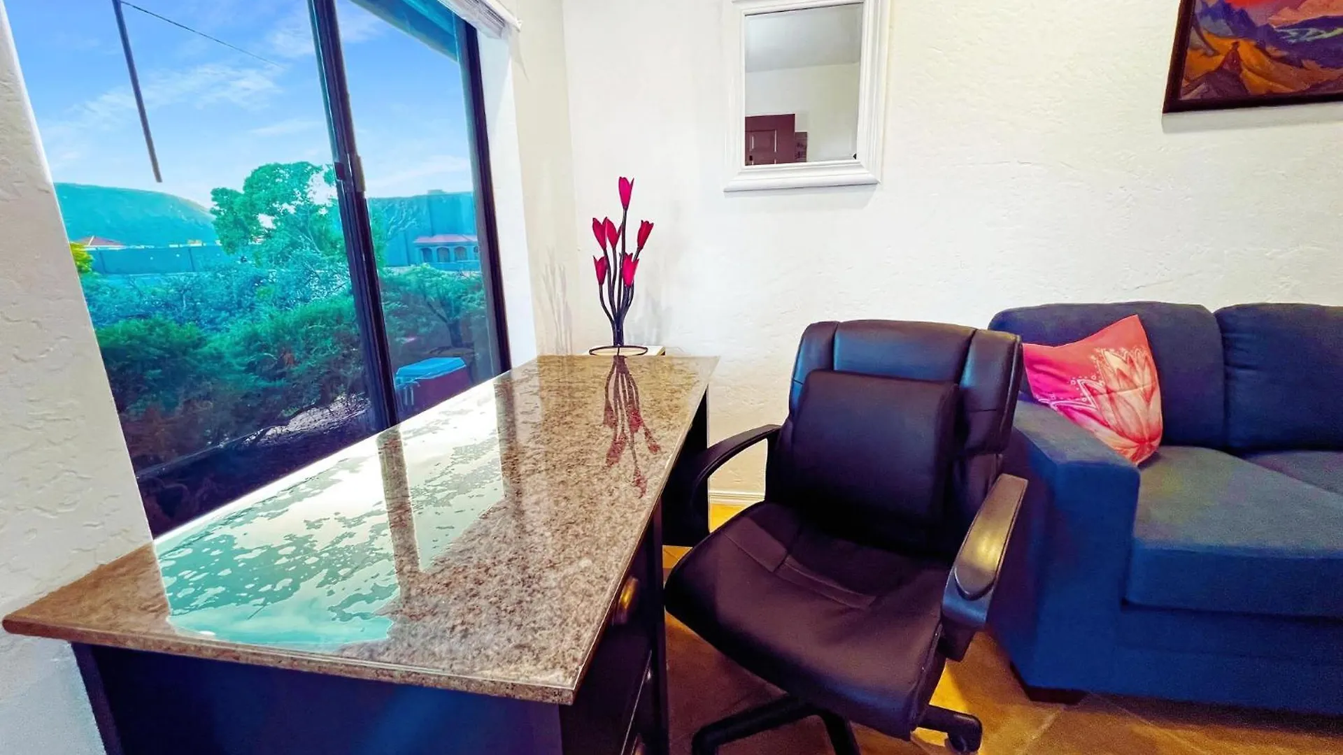 Cozy & Peaceful With Pool, Walk To Restaurants, Shops & Hiking Nearby Sedona