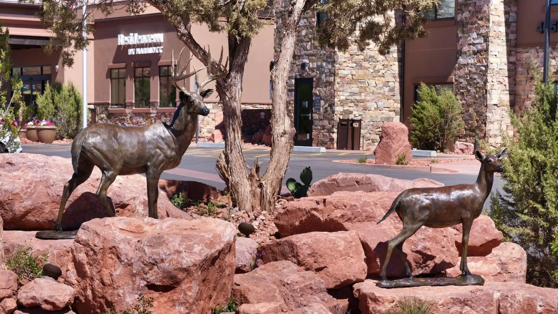 By Marriott Otel Sedona