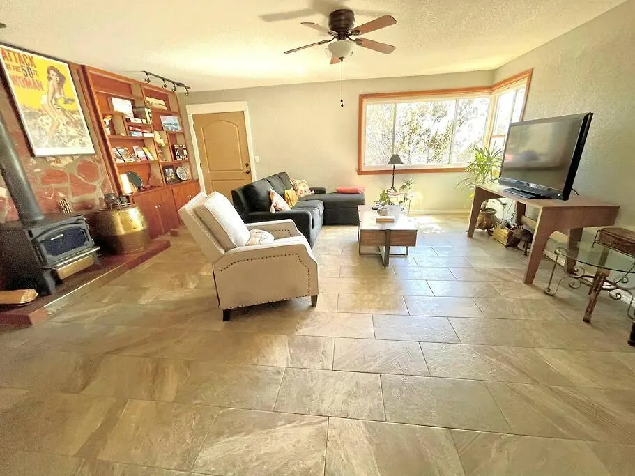 Getaway With Panoramic Red Rock Views