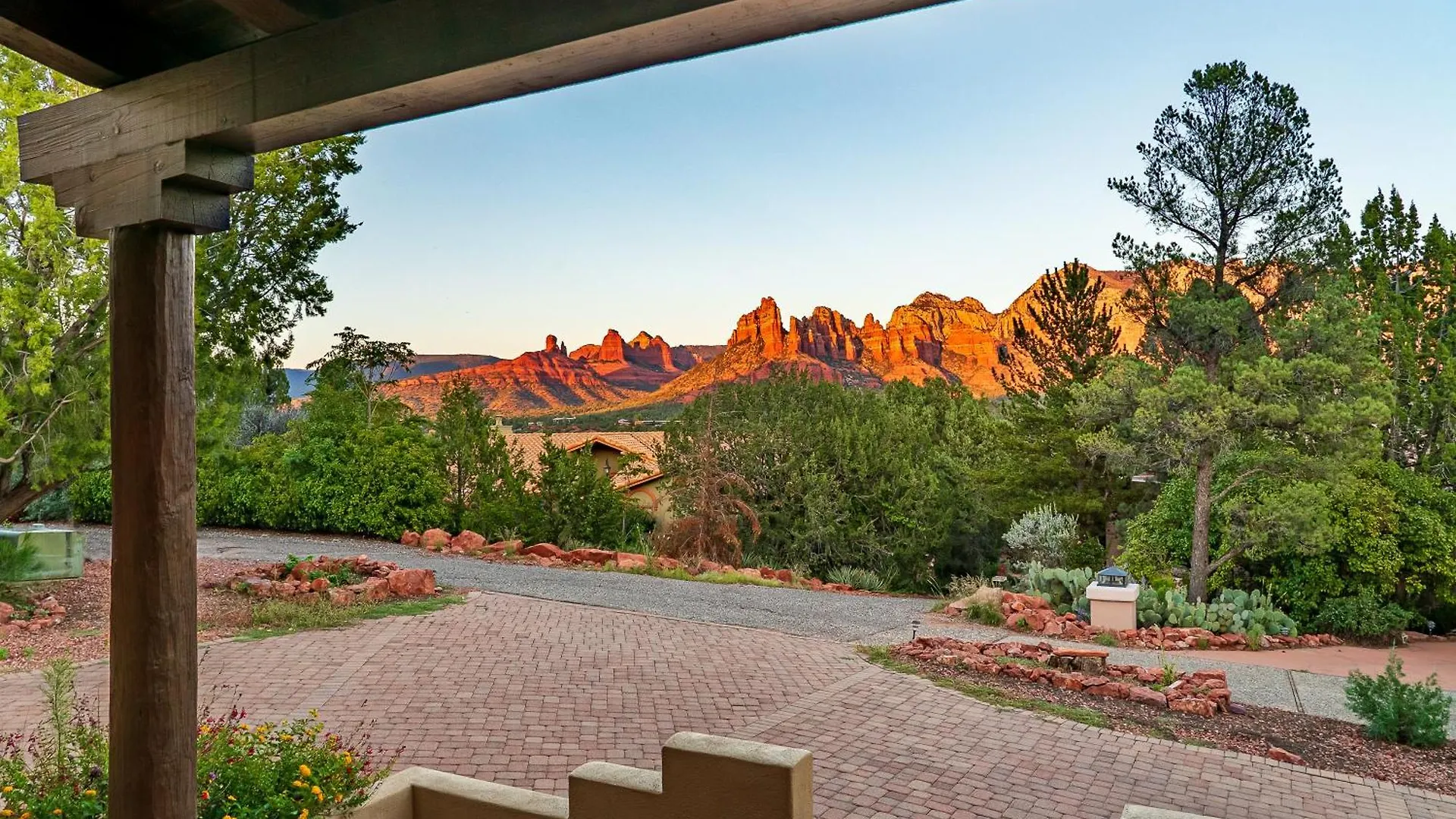 Hot Tub Game Stargazing And Mountain Views At Happy Javelina Sedona