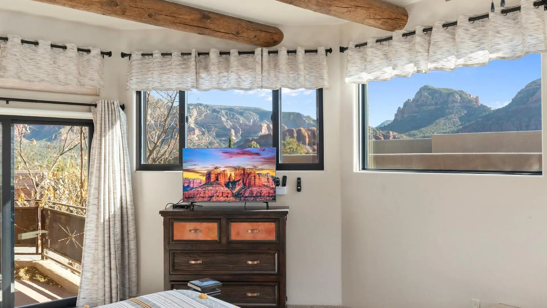 Hot Tub Game Stargazing And Mountain Views At Happy Javelina Sedona