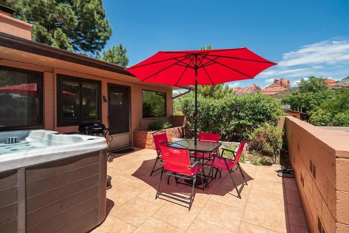 Views With Private Hot Tub For The Entire Family Holiday home