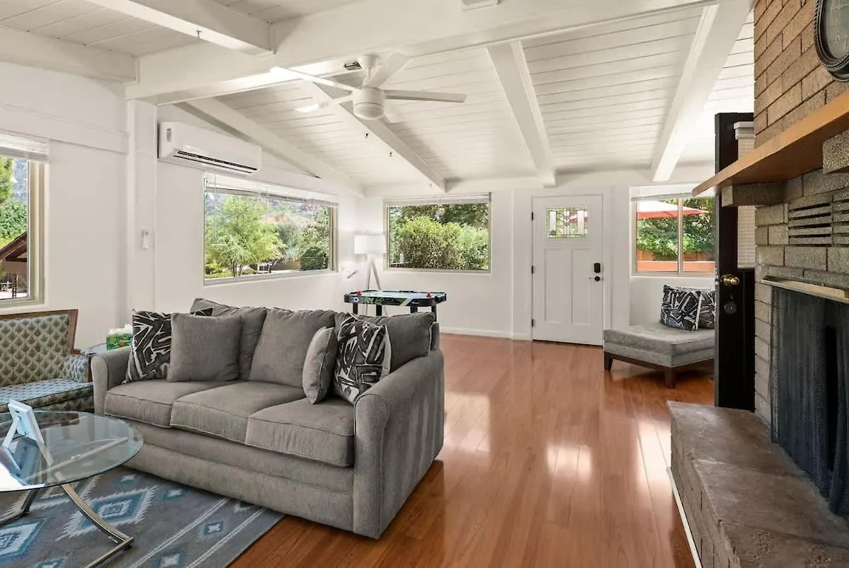 Holiday home Views With Private Hot Tub For The Entire Family