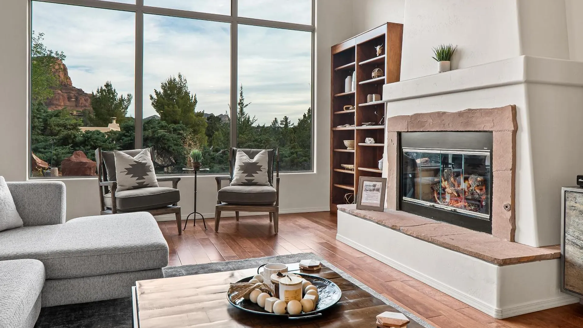 Brewer Road Private Hot Tub Stunning Red Rock Views Modern Southwestern Charm Holiday home Sedona