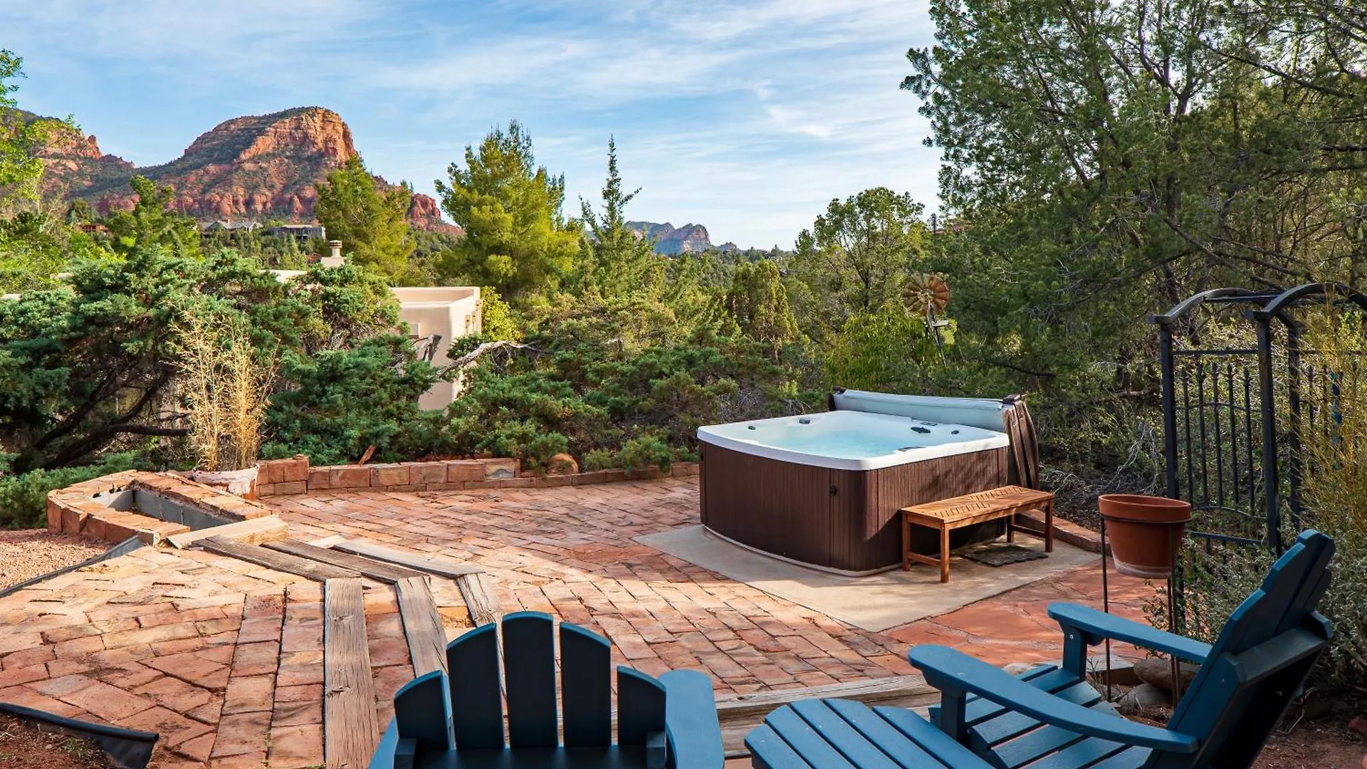 Holiday home Brewer Road Private Hot Tub Stunning Red Rock Views Modern Southwestern Charm *