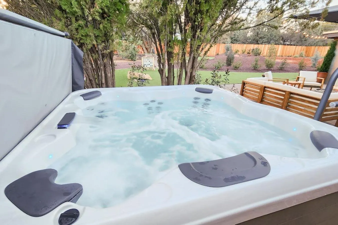 Oasis Luxe With Views Hot Tub And