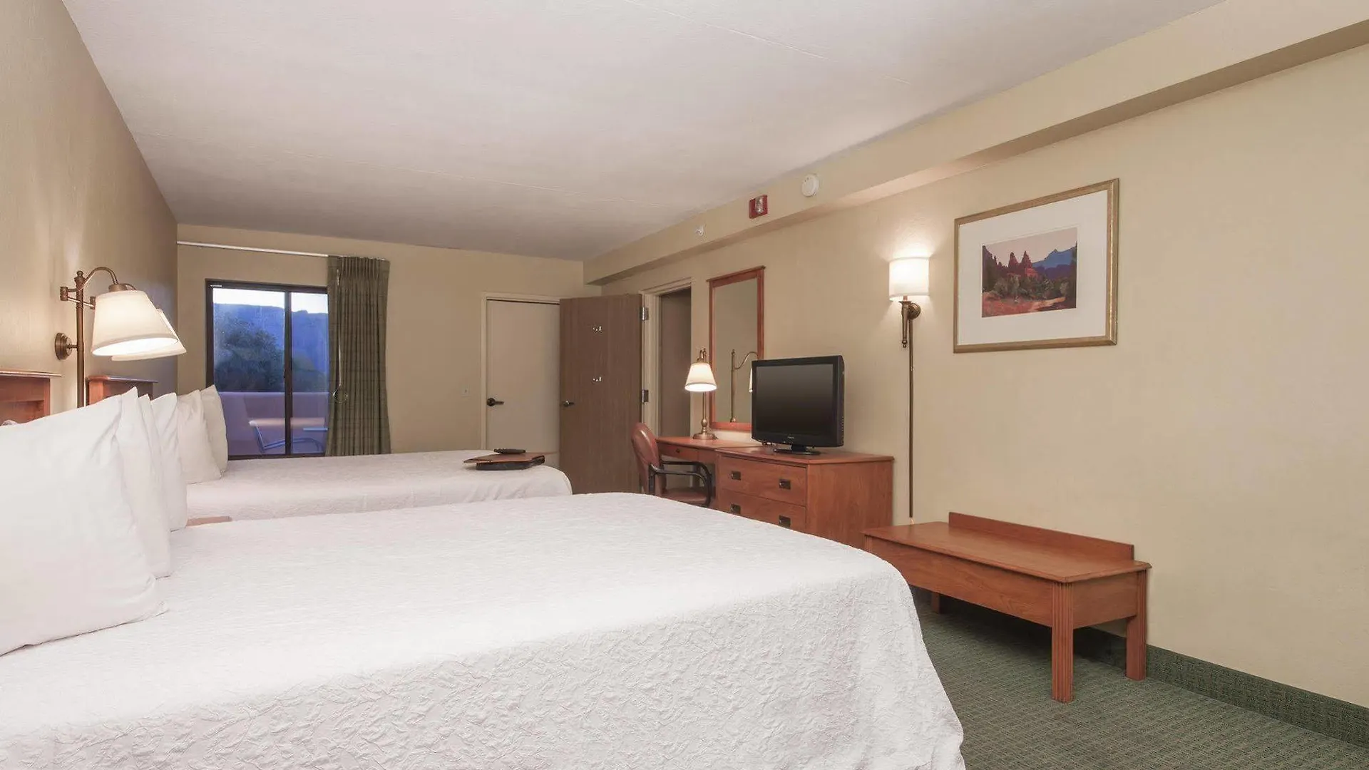 Hampton 3*