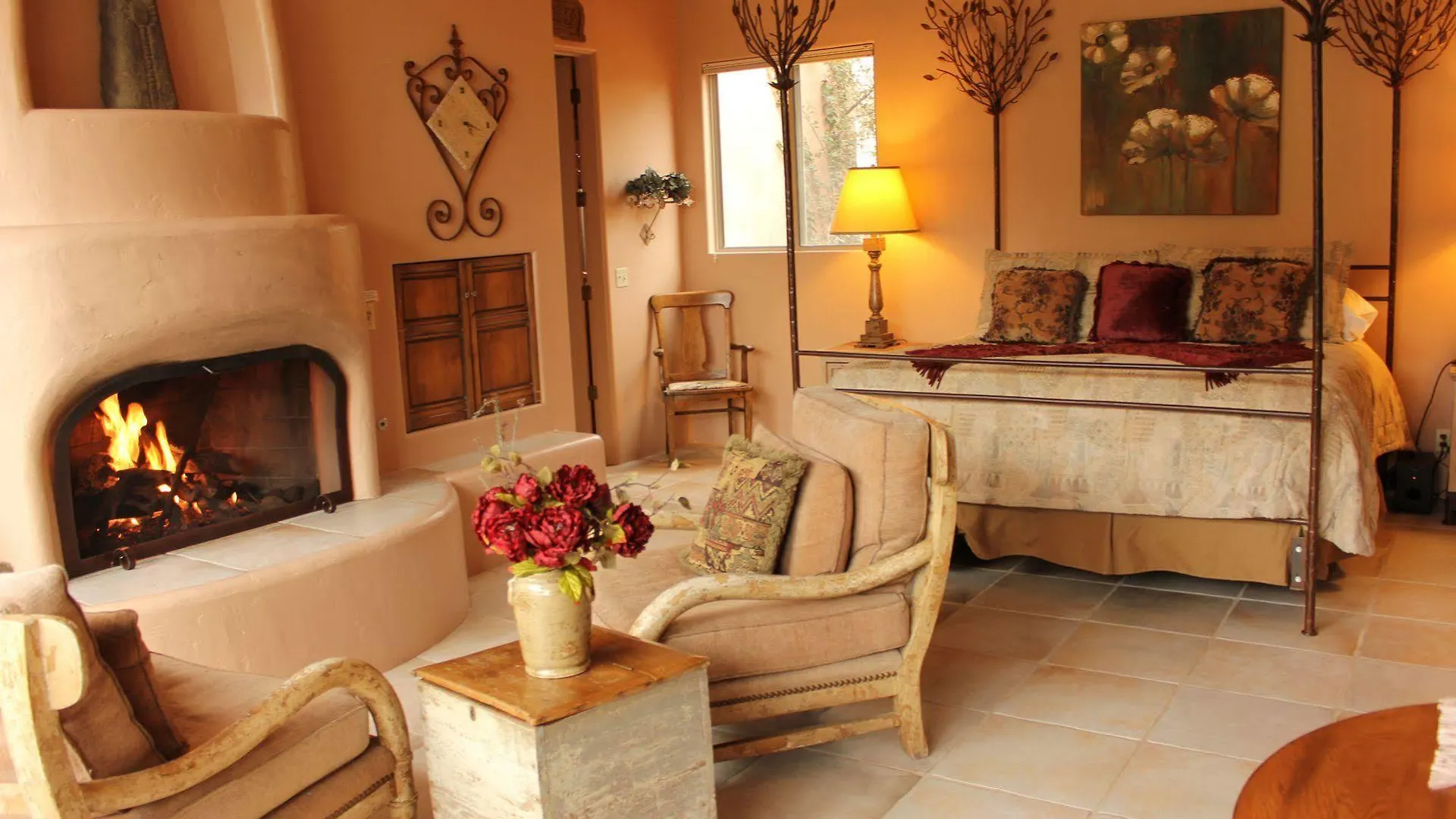 イン Adobe Village 4*