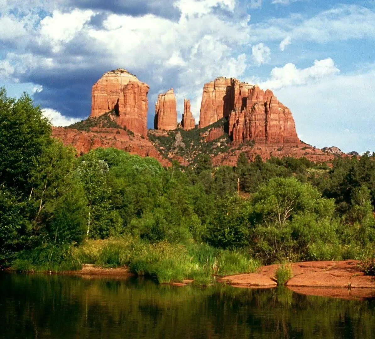 Отель The Cliffs 3*