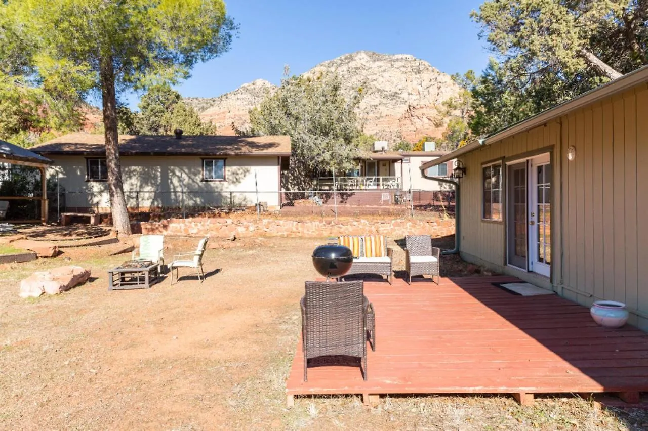 Dom wakacyjny Spacious House With Hot Tub Spa, To Enjoy Red Rock View, Near Amitabha Stupa, And Trails