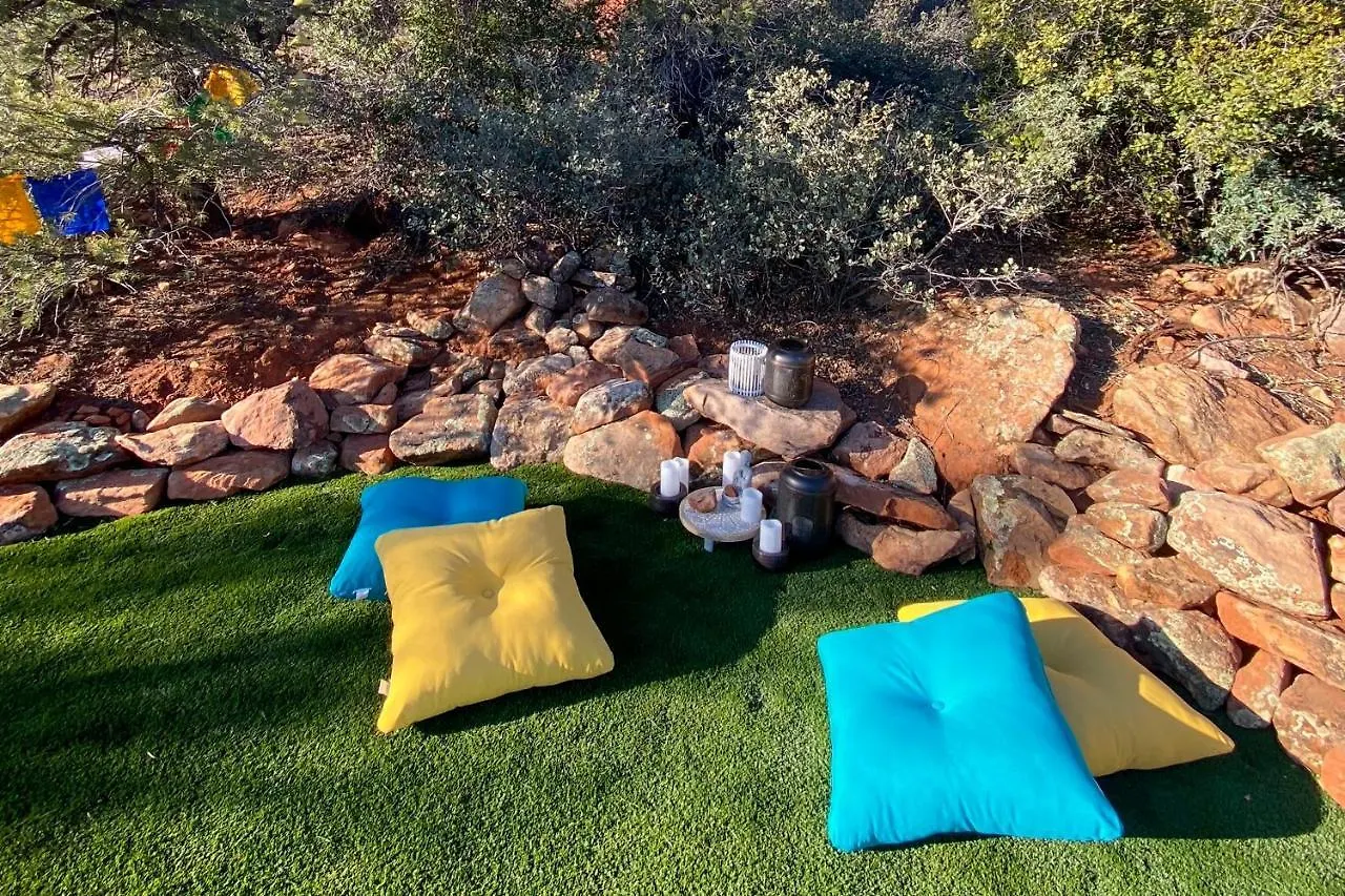 With Amazing View And On-site Hiking! *