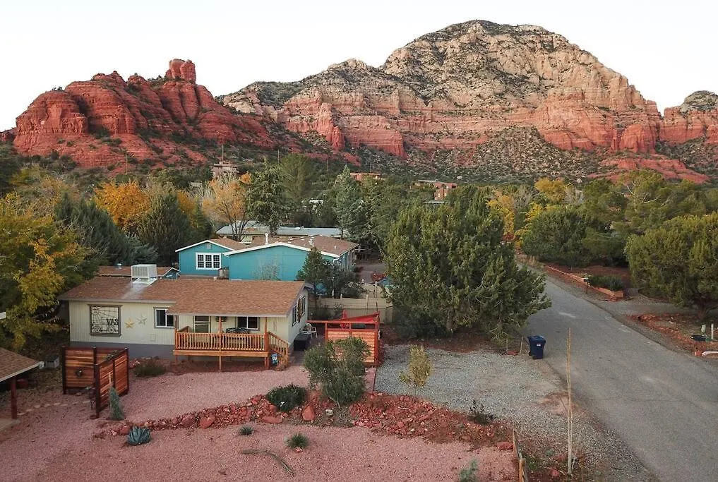 Serene 2 Bedroom! Walk To Trails! Red Rock Mountain Views!