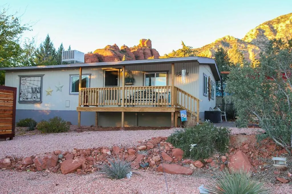 Serene 2 Bedroom! Walk To Trails! Red Rock Mountain Views! * セドナ