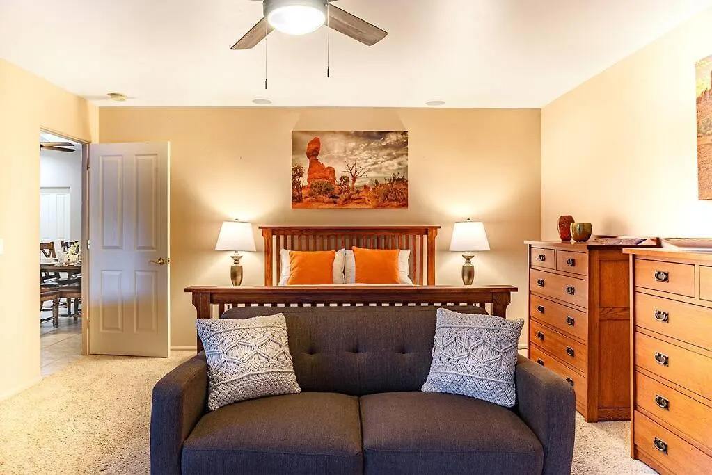 Prime Uptown Location- Mountain View- Kid Friendly - Sleeps 10 *