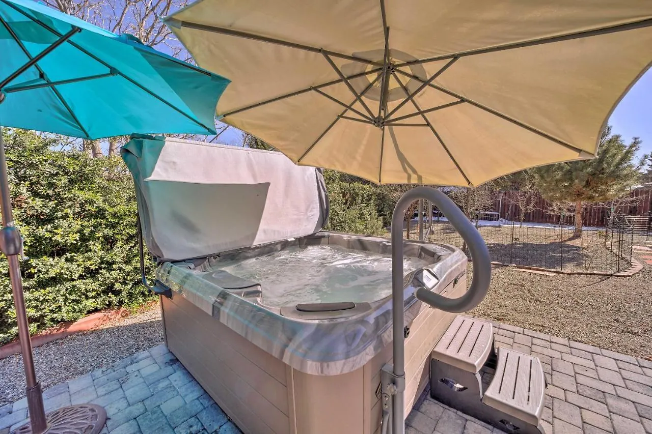 Casa vacanze Pet-friendly With Private Hot Tub