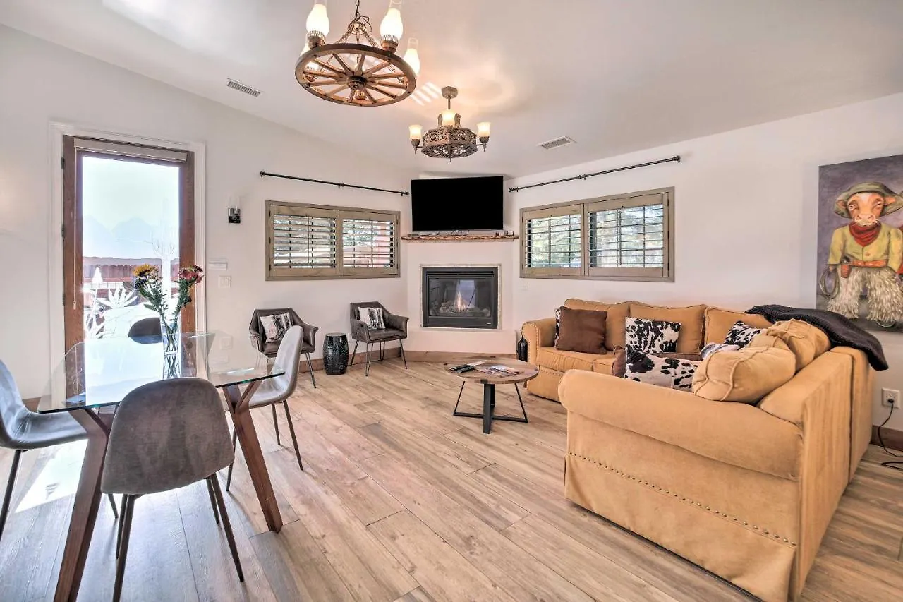 Casa vacanze Pet-friendly With Private Hot Tub