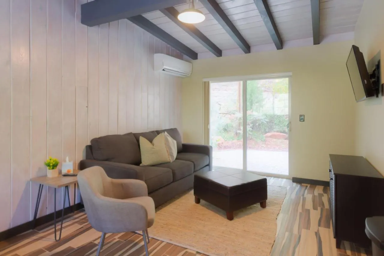 Destination Oak Creek 8 Apts