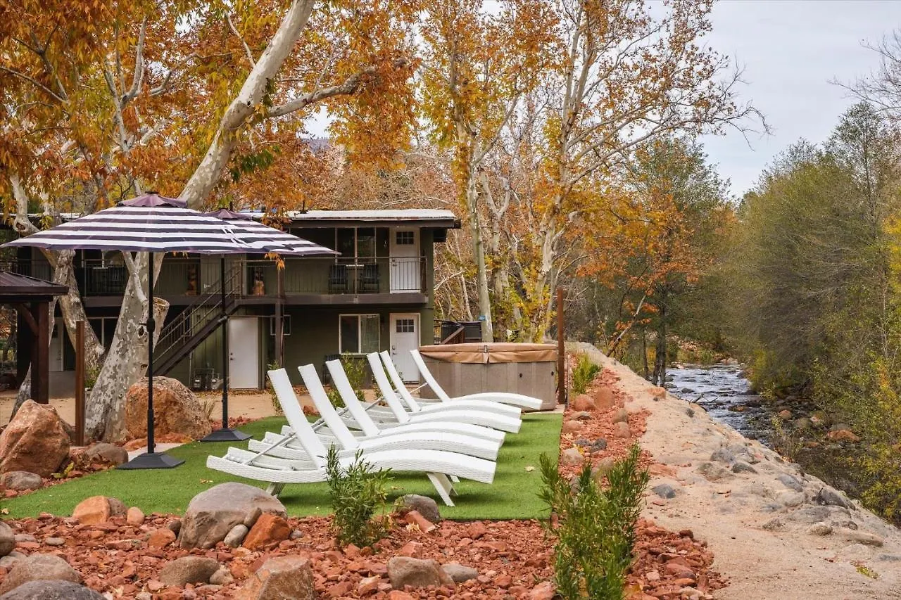 Creekside Retreat 19 *