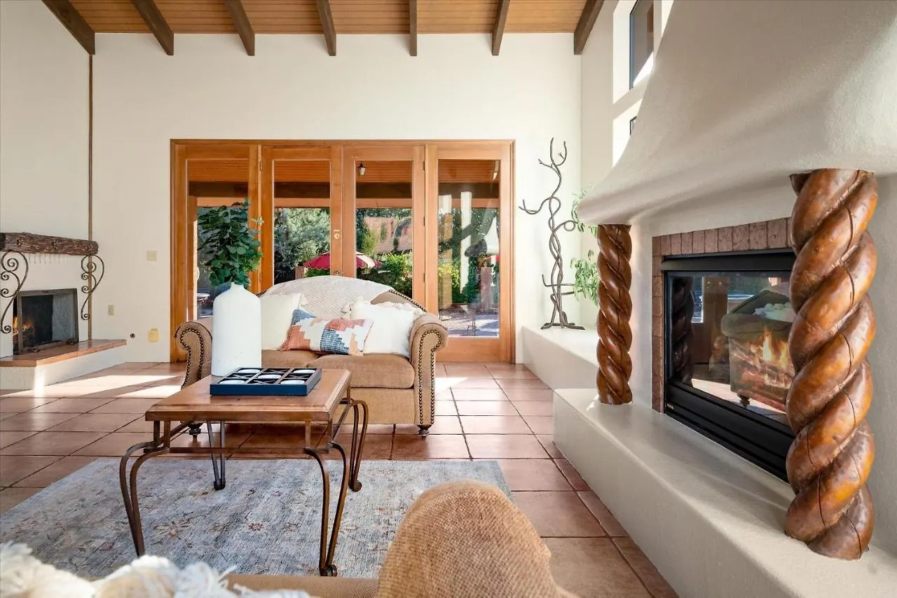 Adobe Village With Private Patio - Sunset וילה *