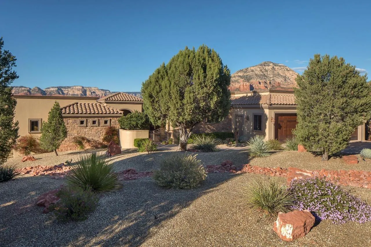 Palatial Paradise With Breathtaking Views Of Red Rock And Stunning Infinity Pool 度假居