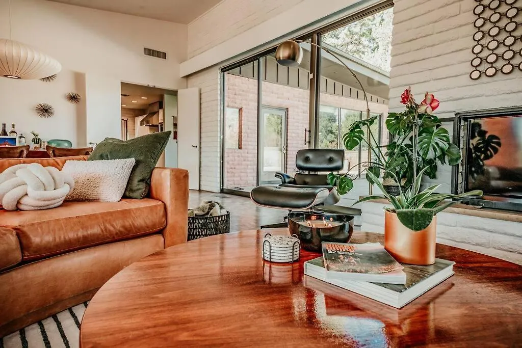 Дом отдыха Jacuzzi, Walk To Trails, Stunning Views, Mid-century Modern,pool Седона