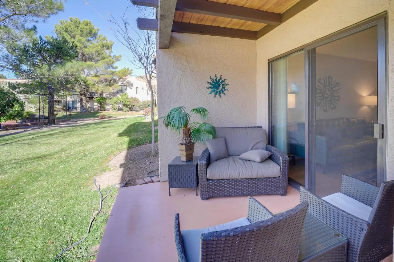 Peaceful Retreat With Pool Access *