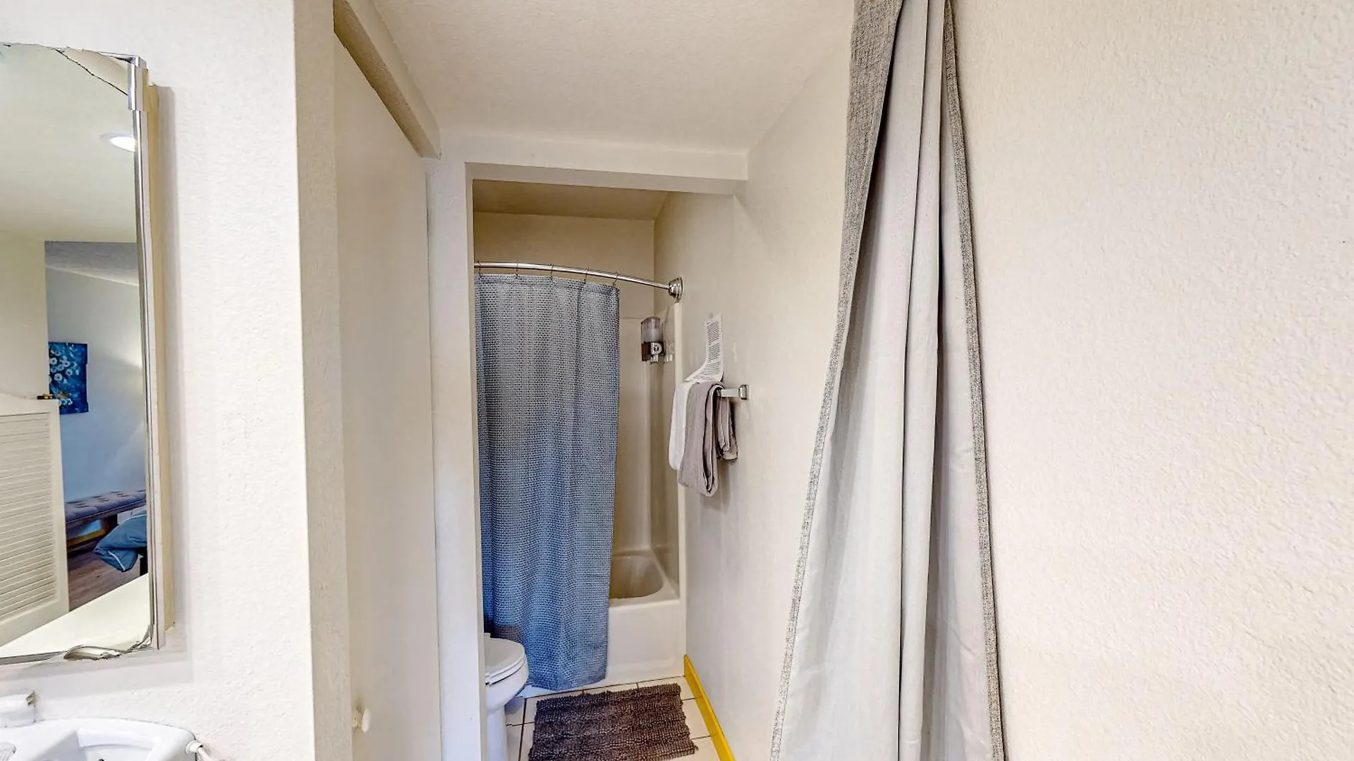 Apartment Retreat