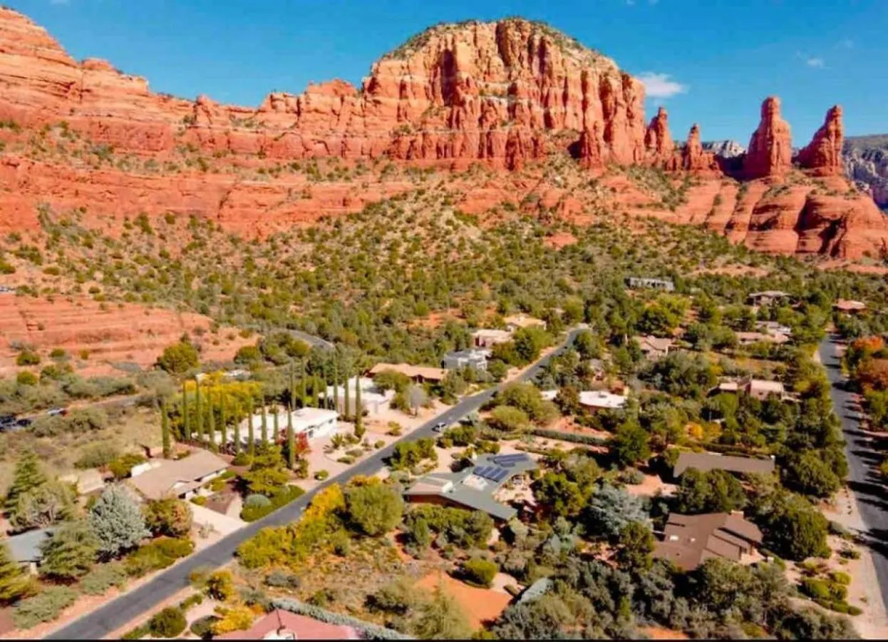 Guest With Up Close Chapel And Red Rock Views Daire