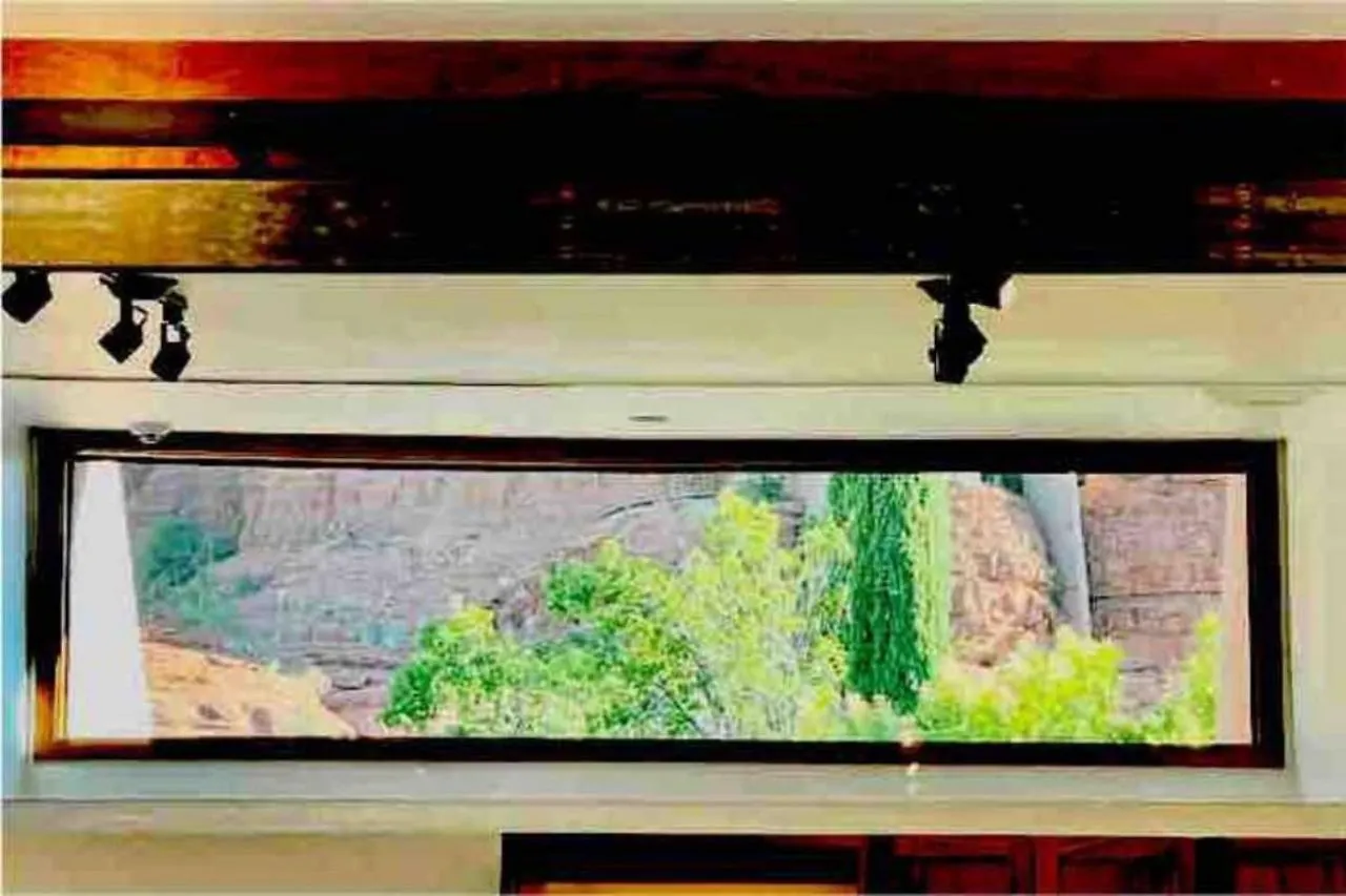 Guest With Up Close Chapel And Red Rock Views *