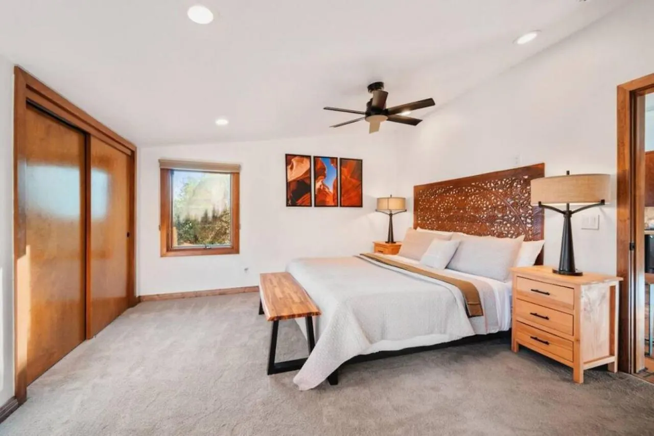 Daire Guest With Up Close Chapel And Red Rock Views