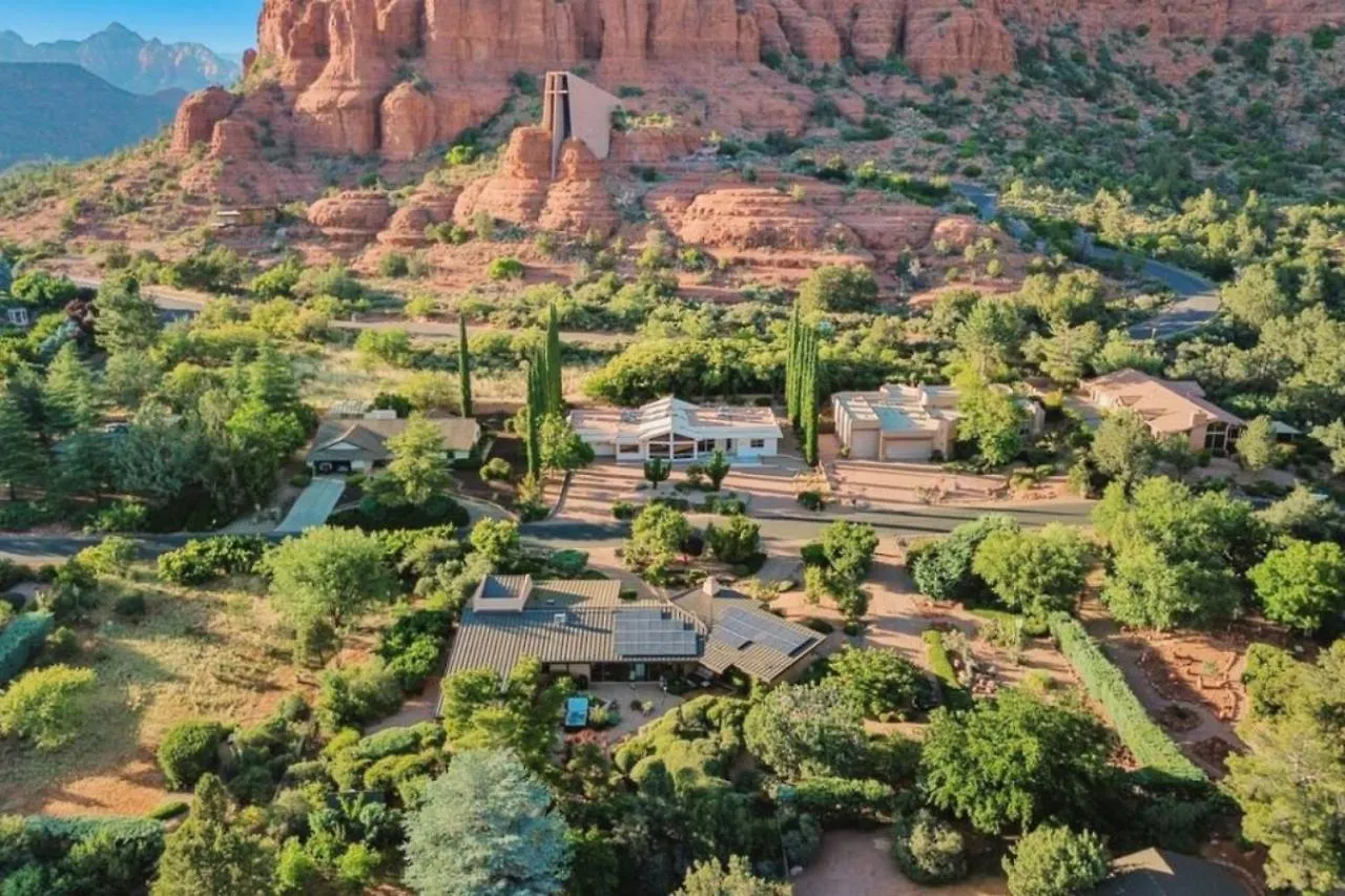 Guest With Up Close Chapel And Red Rock Views Daire Sedona