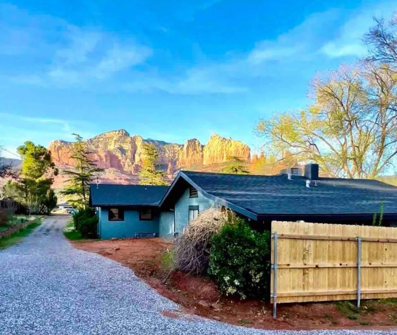 Дом отдыха Quaint 1 Bedroom Unit With Hottub In Uptown *