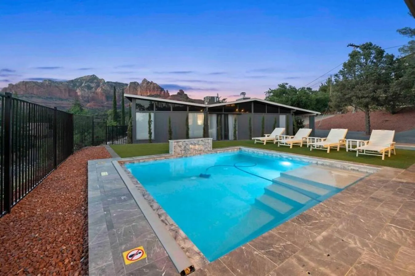 Ultimate Uptown With Epic Views Heated Pool And Hottub