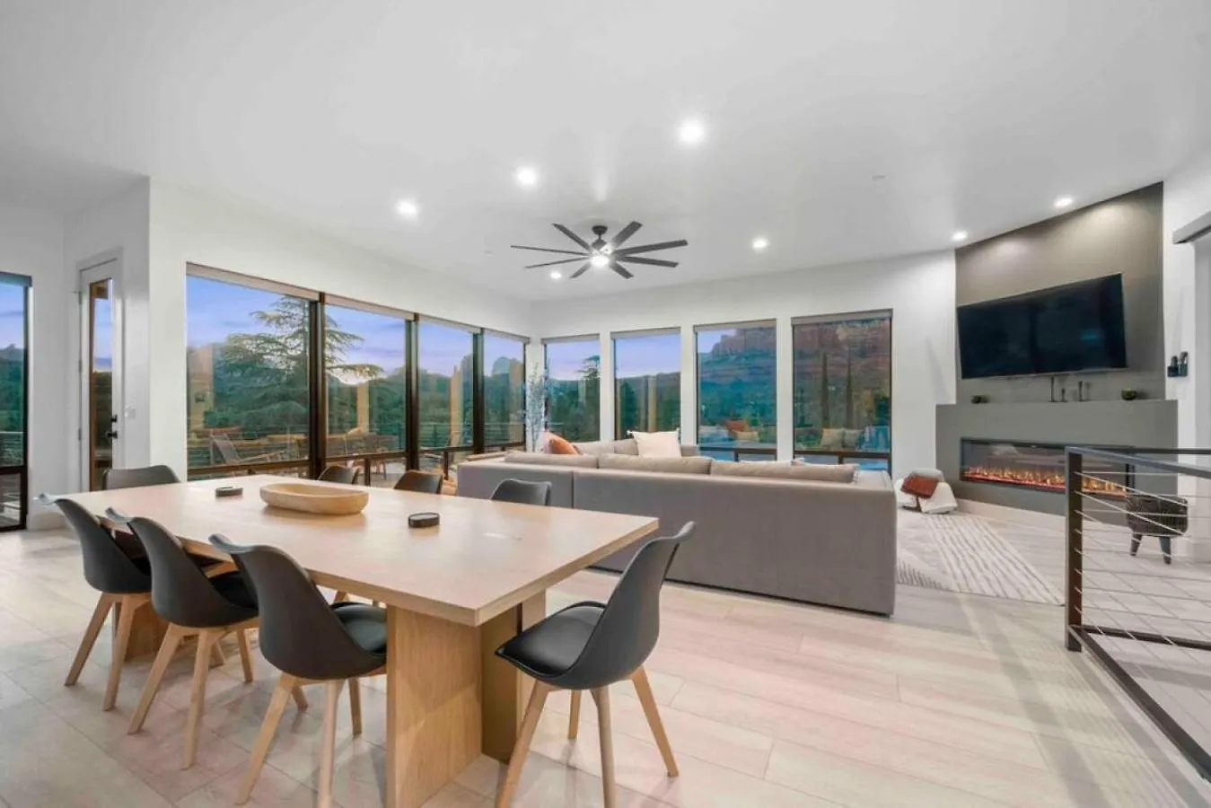 بيت للعطل Ultimate Uptown With Epic Views Heated Pool And Hottub *