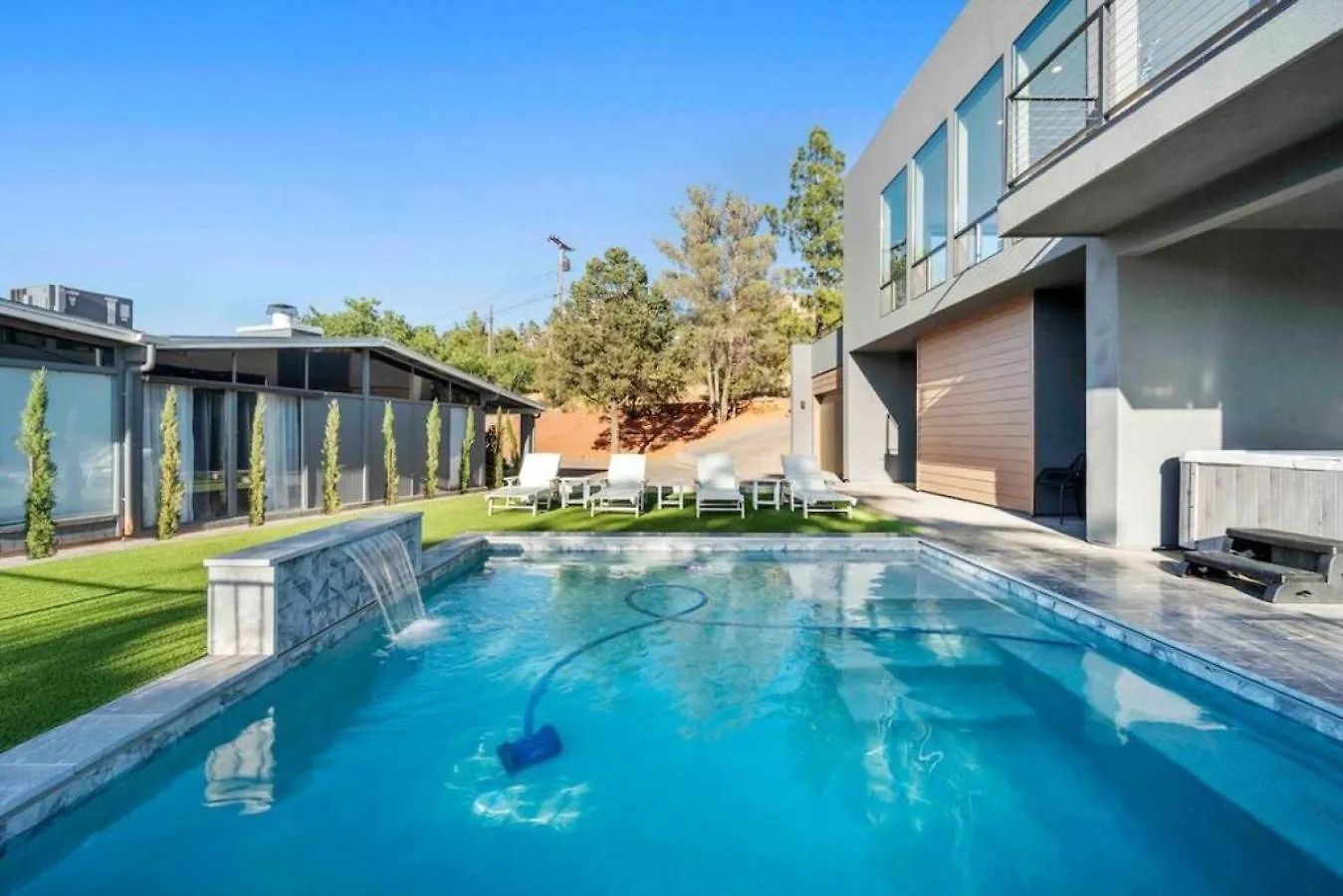 Ultimate Uptown With Epic Views Heated Pool And Hottub *