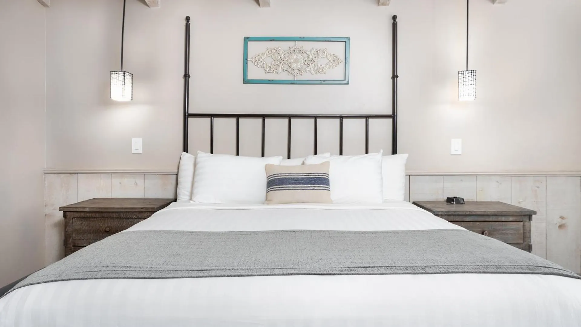 Hotel Sky Ranch