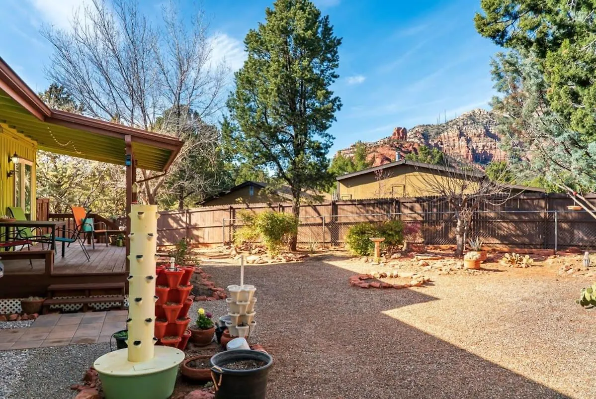 Gorgeous West With Red Rock Views *