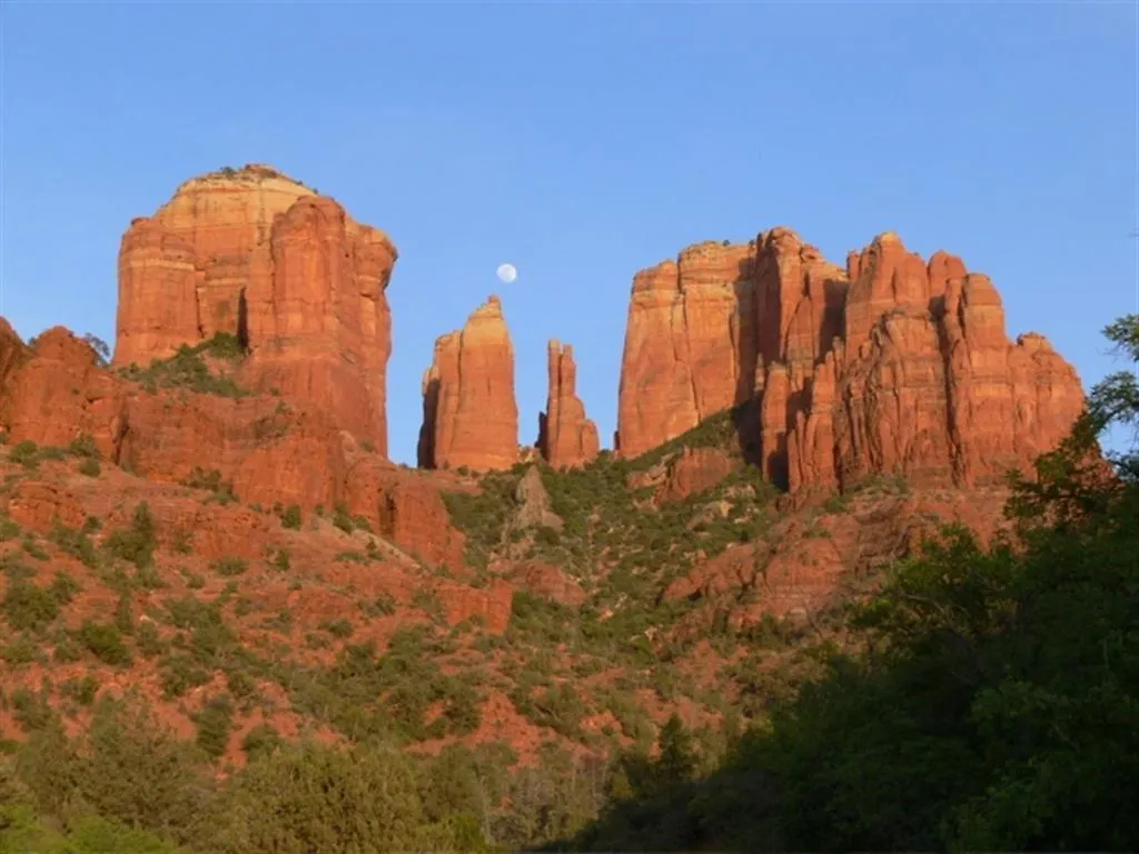 Views Bed & Breakfast 3*
