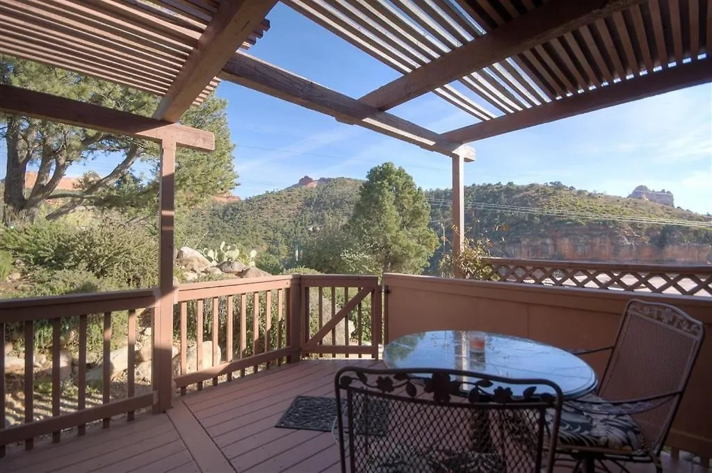 Views Bed & Breakfast 3*