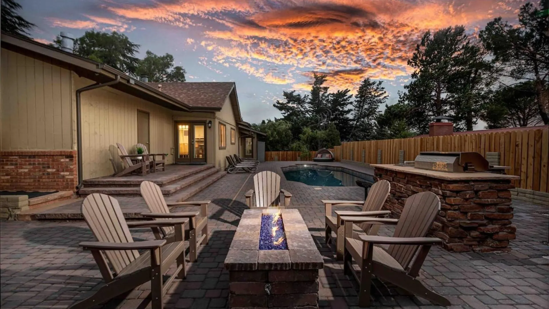 Chapel Cross W/ Pool, & Views!!!